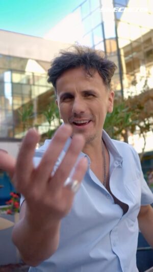 Sergio Lagos Instagram - Para todo eso que quieres hacer, hay unas Skechers Slip-Ins Manos Libres que te acompañarán siempre.

Sin necesidad de agacharse ni de tocar tus zapatillas, gracias a su tecnología manos libres, solo póntelas y listo.

Diseños para hombres, mujeres y niños.
Encuentra las tuyas en tiendas Skechers y en Skechers.cl @canal13cl #Publicidad
