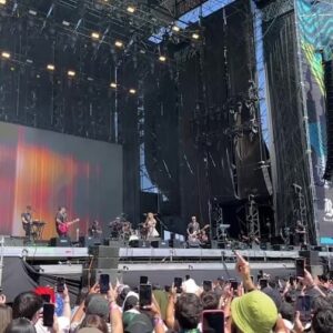 Sergio Lagos Instagram - Aquí y ahora ❤️ @nicolemusica @lollapaloozacl