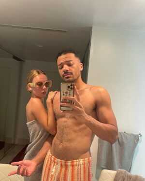 Sergio Momo Instagram - show it to me rachel 😭🥹🍑