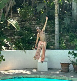 Sergio Momo Instagram - show it to me rachel 😭🥹🍑