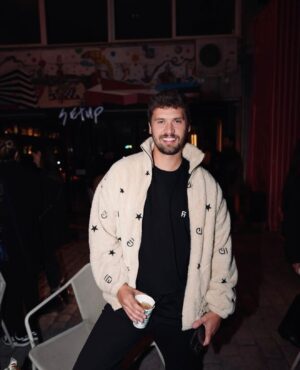 Serhan Onat Instagram - Avrupa mahallelerine icabet ettik. ☑️