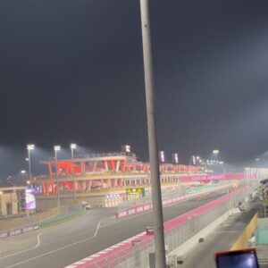 Serhan Onat Instagram - Gerçek bir izleyici olduğum için anca… #qatarqp @f1