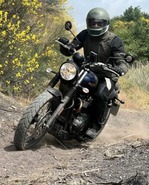Serhan Onat Instagram - 🏍️ 🎯#triumphscrambler