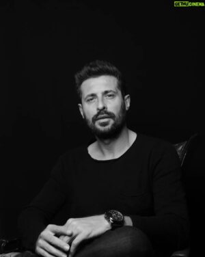 Serkan Kuru Instagram - Siyah beyaz her foto guzel 😎😏

photo : @amuratarik