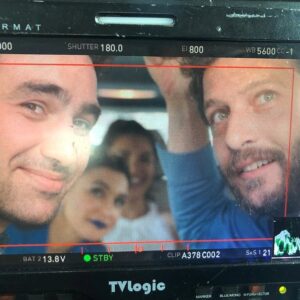 Serkan Rutkay Ayıköz Instagram - Nasıl anlatsam nerden başlasam bilemiyorum. 3. Bölümde 2 bölümlük konuk olarak başlayan macera burada bitiyor.  Uzun ve güzel bir yol gittik beraber. Evimin salonuna girer gibi girdiğim, güvendiğim, bana güvenilen, şen şakrak bir setti bizimkisi. Hayatımızda hep özel bir yer tutacak bu aile. Tüm emeği geçenlere yolu burdan geçenlere kısaca herkese teşekkürlerden bin demet. Biz çok sevdik birbirimizi siz de bizi sevdiniz iyi ki varsınız iyi ki izlediniz.  @yasakelmafox bu akşam son kez 🫀