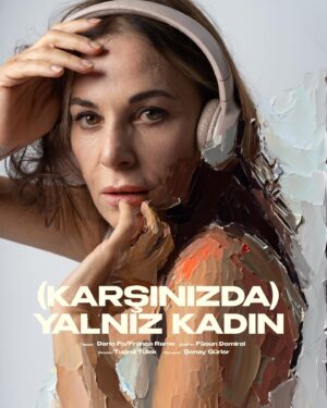 Serkan Rutkay Ayıköz Instagram - Artık bir (Karşınızda) Yalnız Kadın dump ı paylaşmanın vakti gelmişti. Koşuşturmaktan / yetiştirmeye çalışmaktan vakit bulamadık gerçekten. Yönetmekten,dünyasını kurmaktan müthiş keyif aldığım bir oyun oldu. Nefis bir süreçti, dahil olan herkese kocaman kalp ama en çok 3 oyun 1 dizi programına rağmen deli disipliniyle bu oyunu çıkaran canım @senay_gurler e. Daha nice nice oyunlara canlarımmmmm ❤️❤️❤️ @karsinizdayalnizkadin @t1yapim_sanat @pmryapm