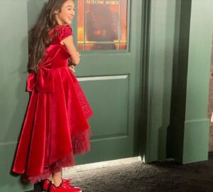 Serrana Su-Ling Bliss Instagram - Had the most incredible evening at the Enola Holmes 2 world premier in New York! #enolaholmes2 #behindthescenes