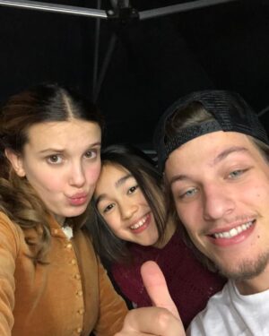 Serrana Su-Ling Bliss Instagram - Love you so much Millie!!!! ❤️❤️❤️ miss you!!!!! #milliebobbybrown #enolaholmes2 #feelingblessed