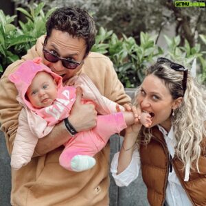 Sertan Erkaçan Instagram - Gecikmiş bayram yemeği ay pardon kutlaması 😎
Herkese mutlu bayramlar 🥳
Not: Dünya el öpmeyi öğrenemediğin için harçlık konusunu bu sene es geçiyoruz 😂 Seneye enflasyona göre zamlı ileteceğiz 😂