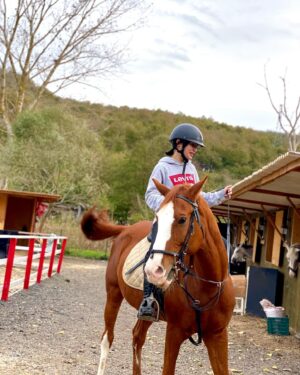Sevinç Kumaş Instagram - 🏇🏇🏇