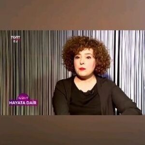 Sevtap Çapan Instagram - @tgrteutv 'ye ve emeği geçenlere tekrar teşekkürle... Degerli seyircilerimiz için ömürlük sohbet içinde mesleki tüyolar...

#Repost @tgrteutv
Sevtap Çapan: ''Oyunculuğu hissetiğim için çok seviyorum'' 

#sevtapçapan #sanatçı #reels 
#oyunculuk #tvprogramı #konuk