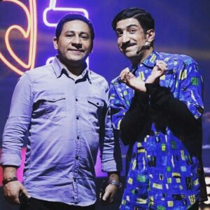 Seyed Ahmadreza Mousavi Instagram - گل من بودن شايد فقط يه كلمه باشد ولي ميدانم از ته ته دلت ميگفتي .
گل من دوست دارم .
 دركنار رفيق عزيزم سروش جان .💓💓💓💓
