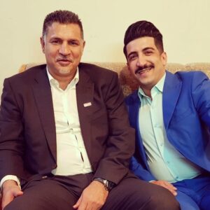 Seyed Ahmadreza Mousavi Instagram - اجراي برنامه براي شركت تاكسي اينترنتي دينگ.
با مديريت علي دايي عزيز.
❤❤❤❤❤
دلم نيومد اين عكس رو پست نكنم .
در كنار اسطوره كشور
و ممنونم از رفيق گلم تهيه كننده خوب احسان جمشيدي.
@ehsanjamshidioriginal .
💓💓💓💓 _الاول 
#برنامه#تقلید_صدا#استندآپ_کمدی#شومن#مجری#خواننده#عشق#عادل_فردوسی_پور#طنز#خنده#بازیگران#شادی#لاکچری #کرج #زندگی#کرجیا#کلیپ_جدید#کلیپ_خنده_دار#محسن_ابراهیم_زاده #کلیپ_طنز#تلوزیون #عیدغدیر #برنامه#نود#اجرا#خدا #سامان_گوران#حسن_ریوندی#حالا_خورشید #ماه_ربیع
@farid_navabi#هواپيما