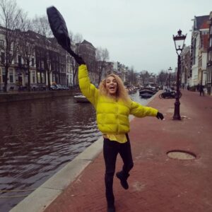 Seyhan Arman Instagram - Haydi kendine iyi bak Amsterdam; zor ama görüşürüz elbet 😉

#amsterdam #ocak2024 #yeniyıl #tatil #hollanda #holiday #turistseyhan #tur #Avrupa #seyhanarman