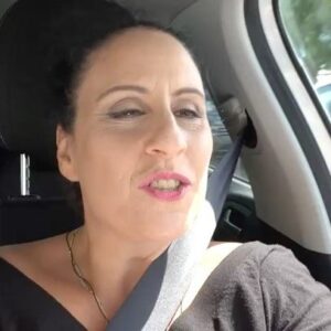 Şeyla Halis Instagram - Günün şarkısı benden hepinize gelsin 🖤🎶✨