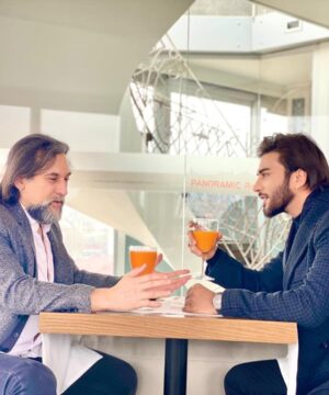 Sezgin Erdemir Instagram - You'll never know when and how you'll meet a dear person and feel the connection between when the topic is art and music. It just may happen out of the blue. Thanks to this talented actor Imran Abbas was kind enough to invite me to his show and blessed me with his warm welcoming and the conversation we had. More to talk about in a few days and no doubt more to work together soon enough. 
@imranabbas.official