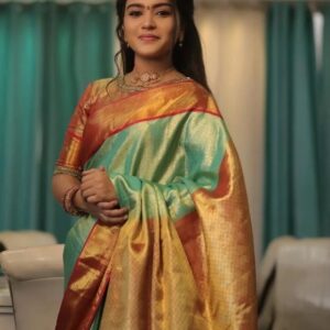 Shabana Shahjahan Instagram - Grateful⭐ 

PC : @storiesbysidhu

Jewels : @methurna_collections