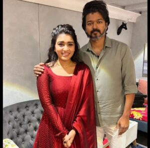 Shabana Shahjahan Instagram - 24.12.2022❤❤

Finally dreams do come true✨

Annana(Thalapathy ya) paathachuu😍❤❤

Fan girl moment..