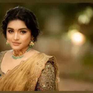 Shabana Shahjahan Instagram - 🦋✨
Makeup & hair @vijiknr
Jewellery @bronzerbridaljewellery
Lens & lashes @bronzerlashes
Costume @nirali_design_house
Camera @camerasenthil
Location @avmgardens