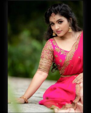 Shabana Shahjahan Instagram - 🌈🌸

@avmgardens 
@nirali_design_house 
@bronzerbridaljewellery 
@vijiknr
@camerasenthil