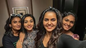 Shabana Shahjahan Instagram - 👭👭💕