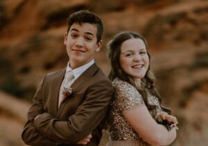 Shae Bennett Instagram - Junior Prom was so much fun with an amazing date and of course, incredible group! #snowboarding #juniorprom #schooldance #groupdate