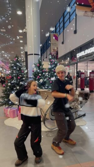 Shae Bennett Instagram - MERRY CHRISTMAS everybody!! 🎄🎄🎄the amount of time it took @coranoelani to get me to dance was too long!