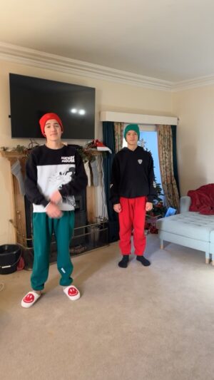 Shae Bennett Instagram - CHRISTMAS is in 2 days 🙀🎄🎄I’m freaking out you guys! (@wyattrbennett and I decided to do the easier dance)