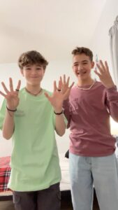 Shae Bennett Instagram - comment how many fingers you put down 💚
Best time hanging with @shaebbennett 
.
.
@theohanaadventure 
@therocksquad_ 
@rockyourhair 
.
.
#fypシ #fyp #pov #newfriends #dope #trending #fun #cool #funny #instagood #rydertully #rydertullymusic #shaebennett #rockyourhair #rocksquad
