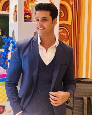 Shagun Pandey Instagram - 💙🤍