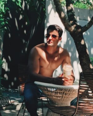 Shagun Pandey Instagram - 🦥🌴