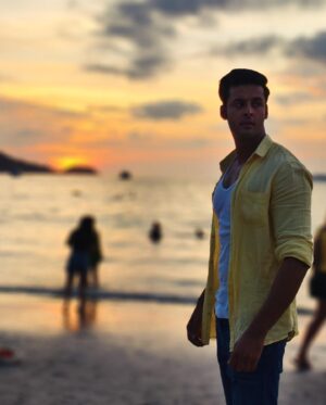 Shagun Pandey Instagram - You always seem to bring me light ⛅️ ✨