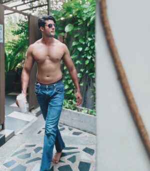 Shagun Pandey Instagram - Itni mehnat se bigaada hai khudko …
jaiyee aap kisi aur ko seedha kijiye 🫦😎