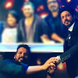 Shahid Mallya Instagram - My Favourite,SuparStar and My Dear @iamsrk 
You’re the person who introduced us the feeling of love in a particular way… always had affinity feeling for you. 
I love you #Superstar, it was great moment to become your voice in #Radha 🥰 
:
:
:
:
:

#KingKhan #ShahRukhKhan #SRK #ShahidMallya