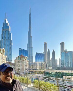 Shaiju Damodaran Instagram - Chasing dreams and Capturing smiles with Burj Khalifa ❤️ #skyisthelimit #tall #taller #tallest #modernmarvel #burjkhalifa #dubai