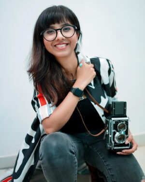 Shakthisree Gopalan Instagram - Post more on instagram they said…
📷 : Thanks to @_irshad_pklr_ for making a poser out of me! ♥️ felt cute def not deleting later… 🙃
P.S. thanks @shameemfahath for the cool cam 😛