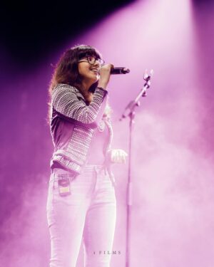 Shakthisree Gopalan Instagram - Happy World Music Day everyday!♥️✨ 
Some magical moments captured by 
📸 @_irshad_pklr_ @i_films.in from our concert in Coimbatore! 
I heard @sandhya.surendran say happy world music day everyday on her awesome iG live session today and still didn’t realise it was world music day until an incredible session time at @20dbsoundstudios with @venkat__gumuks who wished me #happyworldmusicday :) it’s been an amazing day making music and what a day it has been! 
Celebrating music and musicians! May the force be with us indeed♥️✨