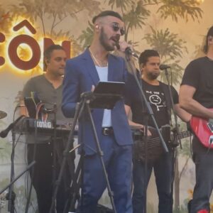 Shalim Ortiz Instagram - @226oficial EN @rinconrestaurante.sd ❤️‍🔥🔥✨🎸
NOS VEMOS EN LA PRÓXIMA. GRACIAS FAMILIA RINCÓN 🫶🏽✨
🎥 @wandycamilo 
🎶 @maximus_events2022 @michzadood