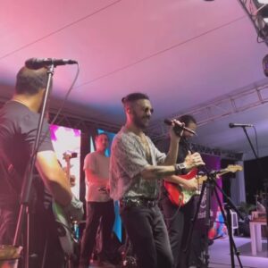 Shalim Ortiz Instagram - 👓🔺🎸
compraste tus 🎟️? 
https://tix.do/event/DOSVEINTISEISTRIBUTOAMANAENCASDETEATRO-1

#botenlotóxico