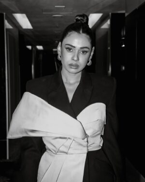 Shalmali Kholgade Instagram - Hard to keep a straight face when in great company ❤️ 

Outfit @safiyaa_official 
Earrings @anaqajewels 
Rings @anaqajewels @rubans.in 

Styled by @anshikaav 
Assisted by @bhatia_tanisha 
HMU @nikita_makeup_hair 
📸 @themediatronic @mnvlade