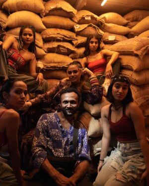 Shalmali Kholgade Instagram - Magic moments behind Mumbai Magic 🪄 ✨ 

#bts #musicvideo