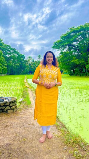 Shalu Menon Instagram - Beauty is a fact, and it can change with time. Something ugly in the morning can become beautiful in the evening. Gud evening all ❤️❤️

#goodvibes #goodmusic #romance #loveislove #goodquote #goodmoments #cherish #nature #instagood #instalike #viral #viralvideos #viralreels #reelsinstagram #trend #trending #tamilcinema #tamilsong #actresslife
