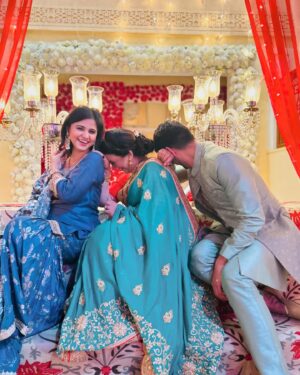 Shalu Shreya Instagram - प्रसन्नता,,,,परमात्मा की दी हुई अद्भुत औषधि है 
इसे व्यर्थ ना जाने दें 🙏😇 #goodmorning #radheradhe #grateful #thanksforeverything #suhagan @colorstv