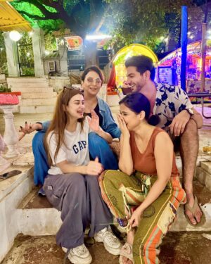 Shalu Shreya Instagram - Vibe check ✅cheers and laughters #happypeople .
.
.
#sahilphull #newpost #lovelyfriends