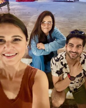 Shalu Shreya Instagram - Vibe check ✅cheers and laughters #happypeople .
.
.
#sahilphull #newpost #lovelyfriends