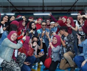 Sham Visa Instagram - Apa saja kritikan atau kecaman yg datang langsung tak beri kesan kepada abg sham kerana @shamvengers sentiasa setia menyokong. Korang paling happening & kita berjaya bertahan sampai ke penghujung. Menang atau kalah kita jangan fikir kerana apa yg penting kita enjoy as a family! ❤️
.
Thank you so much @mindorder yg menubuhkan @shamvengers & menemukan kita semua. Thanks kerana sentiasa bersama abg sham. Korang memang best! ❤️
.
📸 @neonpixelofficial 🏫 @mindorder 💖 @shamvengers
.
#MindOrder #MindOrderManagement #ShamVisa #ShamxMindOrder #ShamGV19 #GegarVaganza2019 #GV6 #shamvengers @shamvengers @mindorder