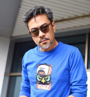 Sham Visa Instagram - Nampak muda betul abg sham bergaya dgn baju @cult_my ni. Walaupun dah nak separuh abad, gaya kena lah gen y sikit, baru abg sham nampak semangat. So kalau nak nampak lagi muda, check out IG @cult_my atau website stoilo.my & serang special discount sempena 12.12.2019 mereka sekarang! 😜❤️
.
📸 @neonpixelofficial 🏫 @mindorder 👔 @cult_my
.
#MindOrder #MindOrderManagement #ShamVisa #ShamxMindOrder #ShamGV19 #GegarVaganza2019 #GV6 #shamvengers @shamvengers @mindorder
