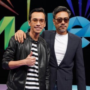 Sham Visa Instagram - Sebelum ni abg sham ke @meletop utk memperkenalkan diri ke program #GV6 tapi malam tadi kami ke program sama utk bercerita mengenai persediaan ke pentas final. Sekejab masa berlalu. Anyway, thanks so much @meletop kerana mengundang kami. We had fun! 😍😬
.
📸 @neonpixelofficial 📺 @mindorder 💖 @shamvengers
.
#MindOrder #MindOrderManagement #ShamVisa #ShamxMindOrder #ShamGV19 #GegarVaganza2019 #GV6 #shamvengers @shamvengers @mindorder