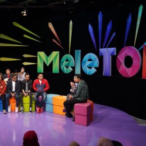 Sham Visa Instagram - Sebelum ni abg sham ke @meletop utk memperkenalkan diri ke program #GV6 tapi malam tadi kami ke program sama utk bercerita mengenai persediaan ke pentas final. Sekejab masa berlalu. Anyway, thanks so much @meletop kerana mengundang kami. We had fun! 😍😬
.
📸 @neonpixelofficial 📺 @mindorder 💖 @shamvengers
.
#MindOrder #MindOrderManagement #ShamVisa #ShamxMindOrder #ShamGV19 #GegarVaganza2019 #GV6 #shamvengers @shamvengers @mindorder