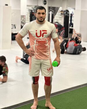 Shamil Abdulaev Instagram - Плавно набираем обороты. 

@universalfighters.fc 
@aca_mma 

#смешанныеединоборства